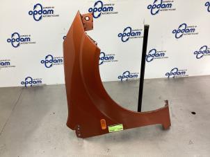 Used Front wing, right Ford Fiesta 5 (JD/JH) 1.3 Price on request offered by Gebr Opdam B.V.