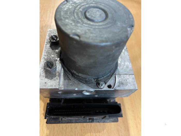 Usagé Bloc ABS Mercedes Sprinter 3,5t (906.63) 311 CDI 16V Prix € 211,75 Prix TTC proposé par Gebr Opdam B.V.