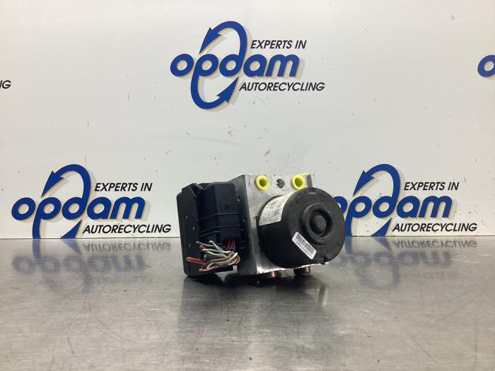 Begagnade ABS-pump Ford Focus C-Max 1.8 16V Pris € 90,00 Marginaltabell erbjuds av Gebr Opdam B.V.