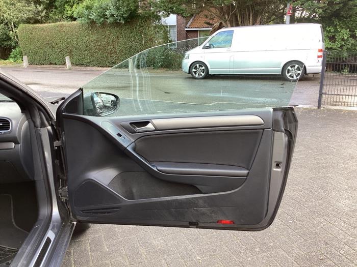 Door 2-door, right from a Volkswagen Golf VI Cabrio (1K) 1.4 TSI 122 16V 2015