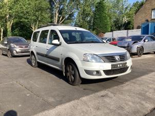 Used Front suspension system, right Dacia Logan MCV (KS) 1.6 16V Price on request offered by Gebr Opdam B.V.