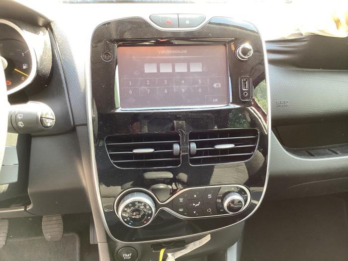 Panneau de commandes chauffage d'un Renault Clio IV Estate/Grandtour (7R) 0.9 Energy TCE 12V 2015