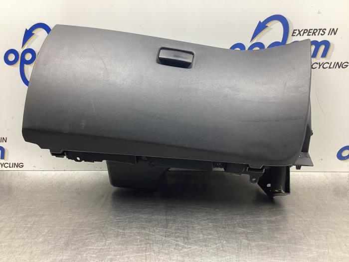 Glovebox from a Citroën C4 Grand Picasso (UA) 1.6 HDiF 16V 110 2011