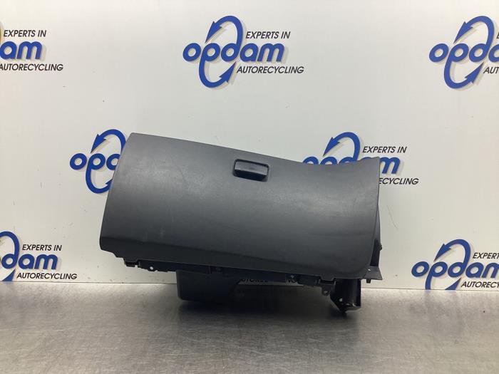 Glovebox from a Citroën C4 Grand Picasso (UA) 1.6 HDiF 16V 110 2011