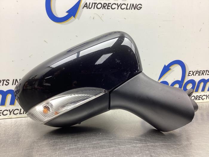 Wing mirror, right from a Renault Clio IV (5R) 1.5 Energy dCi 90 FAP 2014