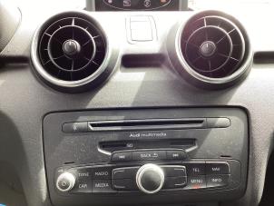 Usagé Radio/Lecteur CD Audi A1 (8X1/8XK) 1.2 TFSI Prix € 500,00 Règlement à la marge proposé par Gebr Opdam B.V.