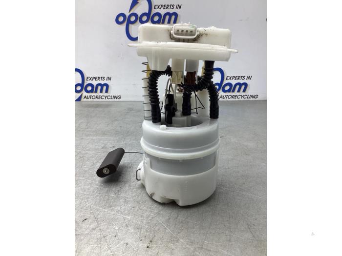 Gebrauchte Benzinpumpe Renault Clio IV Estate/Grandtour (7R) 0.9 Energy TCE 12V Preis € 50,00 Margenregelung angeboten von Gebr Opdam B.V.