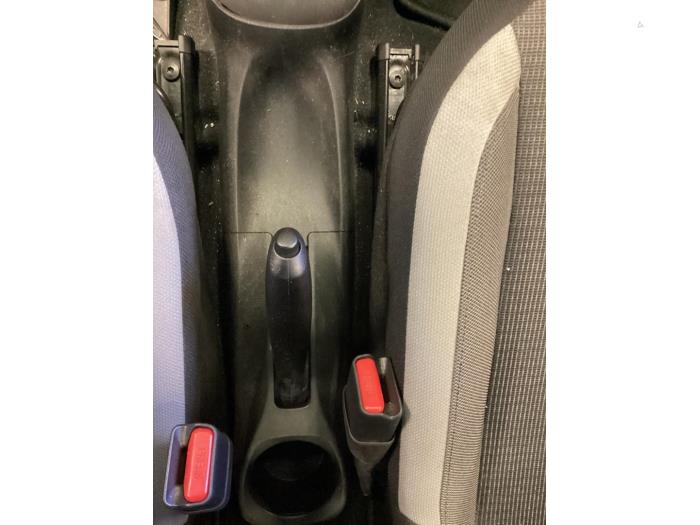 Gebrauchte Handbremsgriff Toyota Aygo (B40) 1.0 12V VVT-i Preis € 45,00 Margenregelung angeboten von Gebr Opdam B.V.