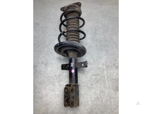 Used Front shock absorber rod, right Renault Clio IV Estate/Grandtour (7R) 0.9 Energy TCE 12V Price € 40,00 Margin scheme offered by Gebr Opdam B.V.