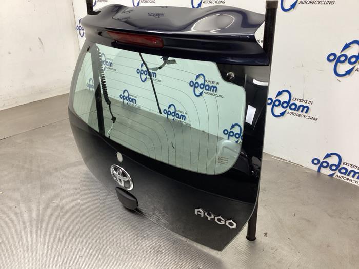 Portón trasero de un Toyota Aygo (B40) 1.0 12V VVT-i 2015