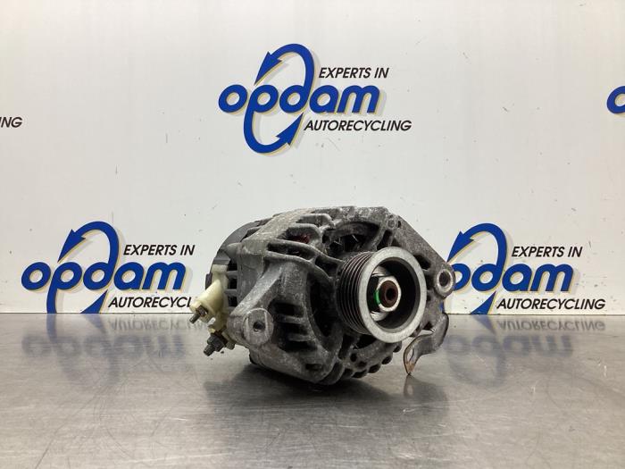 Begagnade Dynamo Toyota Aygo (B10) 1.0 12V VVT-i Pris € 45,00 Marginaltabell erbjuds av Gebr Opdam B.V.