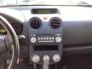 Usagé Radio/Lecteur CD Mitsubishi Colt (Z2/Z3) 1.5 16V CZ3 Prix € 75,00 Règlement à la marge proposé par Gebr Opdam B.V.