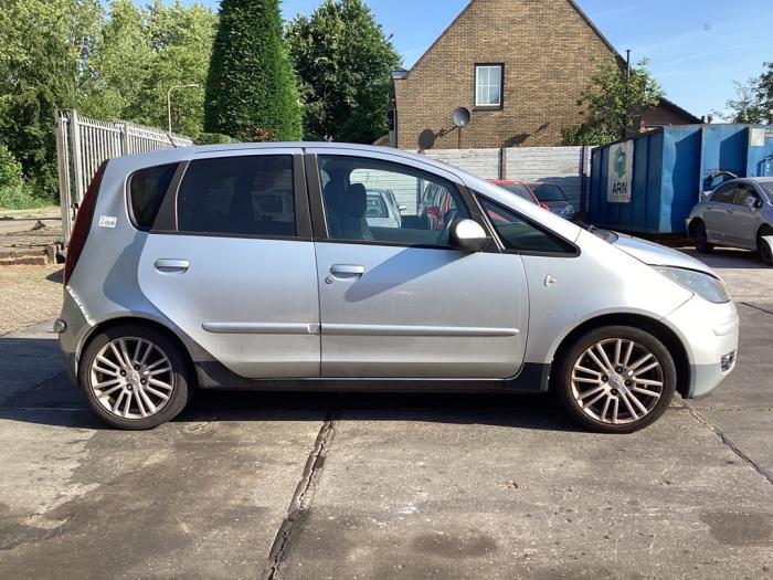 Tür 4-türig rechts vorne Mitsubishi Colt 1.5 16V CZ3 A50