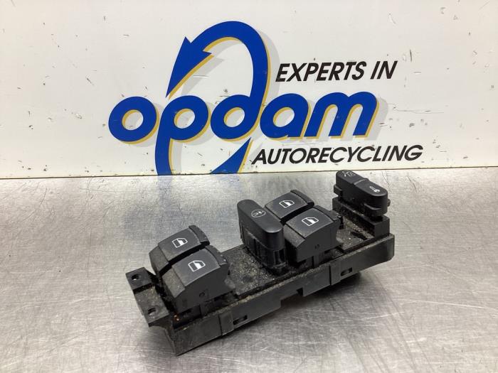 Usados Interruptor de ventanilla eléctrica Volkswagen Golf IV (1J1) 2.0 Precio € 36,00 Norma de margen ofrecido por Gebr Opdam B.V.