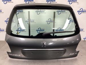 Gebrauchte Heckklappe Peugeot 206+ (2L/M) 1.4 XS Preis € 100,00 Margenregelung angeboten von Gebr Opdam B.V.