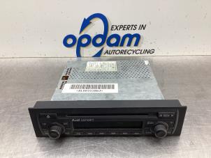 Gebrauchte Radio CD Spieler Audi A3 (8L1) 1.6 Preis € 100,00 Margenregelung angeboten von Gebr Opdam B.V.