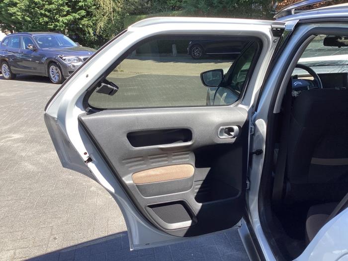 Rear door 4-door, left from a Citroën C4 Cactus (0B/0P) 1.2 PureTech 82 12V 2016