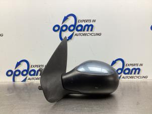 Used Wing mirror, left Peugeot 206 (2A/C/H/J/S) 1.4 XR,XS,XT,Gentry Price € 40,00 Margin scheme offered by Gebr Opdam B.V.