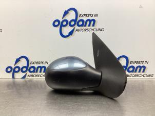 Used Wing mirror, right Peugeot 206 (2A/C/H/J/S) 1.4 XR,XS,XT,Gentry Price € 40,00 Margin scheme offered by Gebr Opdam B.V.