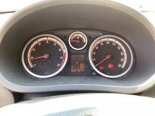 Usagé Compteur kilométrique KM Opel Corsa D 1.2 16V Prix € 100,00 Règlement à la marge proposé par Gebr Opdam B.V.