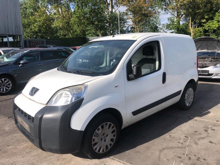 Używane Reflektor lewy Peugeot Bipper (AA) 1.3 HDI Cena € 45,00 Procedura marży oferowane przez Gebr Opdam B.V.
