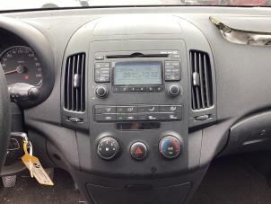 Usados Reproductor de CD y radio Hyundai i30 Crosswagon (WWH) 1.4 CVVT 16V Precio € 125,00 Norma de margen ofrecido por Gebr Opdam B.V.