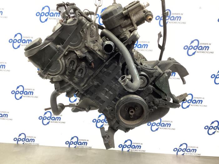 Motor from a BMW 3 serie Touring (E46/3) 318i 16V 2003