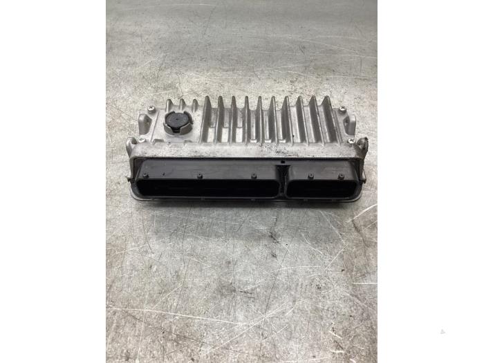 Used Engine management computer Toyota RAV4 (A4) 2.5 Hybrid 16V VVT-i 4x2 Price € 250,00 Margin scheme offered by Gebr Opdam B.V.