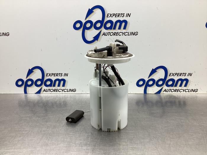 Usagé Pompe essence Opel Corsa D 1.2 16V Prix € 54,00 Règlement à la marge proposé par Gebr Opdam B.V.