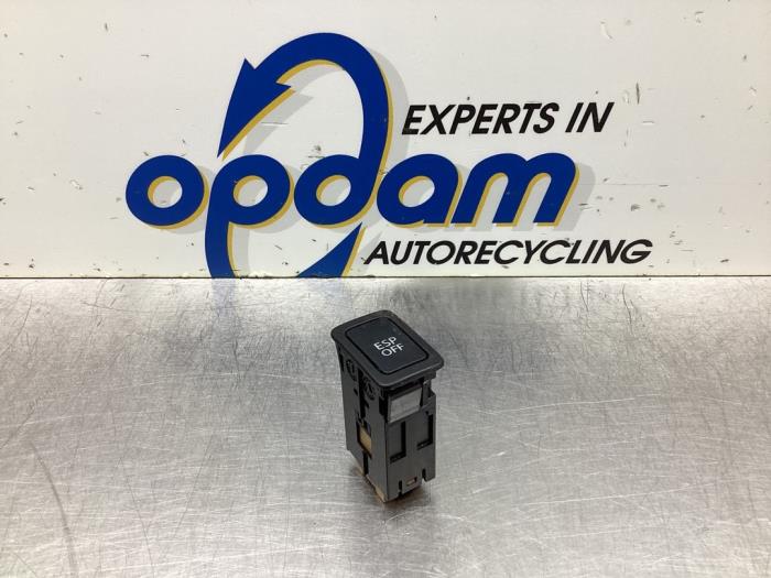 Usados Interruptor ESP Suzuki SX4 (EY/GY) 1.6 16V 4x4 Precio € 18,00 Norma de margen ofrecido por Gebr Opdam B.V.