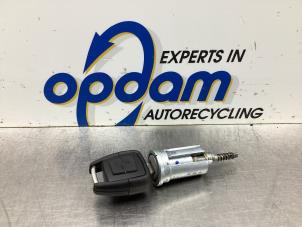 Used Ignition lock + key Opel Astra G (F08/48) 1.6 Price € 50,00 Margin scheme offered by Gebr Opdam B.V.