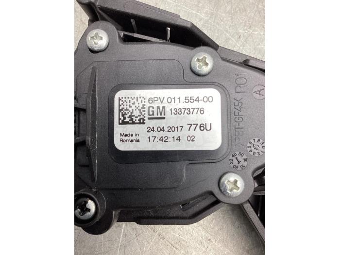 Throttle pedal position sensor Opel Astra K Sports Tourer 1.0 Turbo 12V