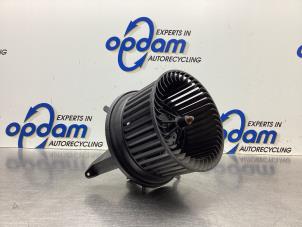 Usados Motor de ventilador de calefactor Mini Countryman (R60) 1.6 16V Cooper S Precio € 75,00 Norma de margen ofrecido por Gebr Opdam B.V.