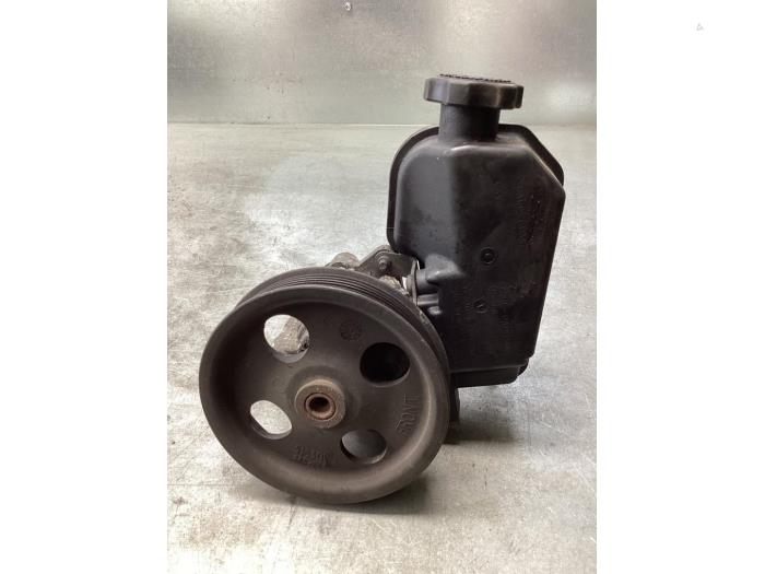 Usagé Pompe de direction Jeep Grand Cherokee (WH/WK) 4.7i V8 Prix € 150,00 Règlement à la marge proposé par Gebr Opdam B.V.