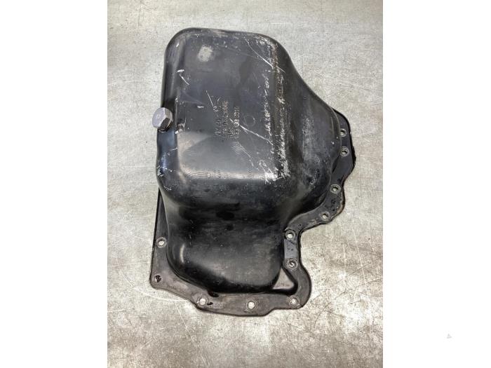 Usagé Couvercle carter Volkswagen Polo IV (9N1/2/3) 1.2 Prix € 30,00 Règlement à la marge proposé par Gebr Opdam B.V.