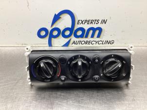 Usados Panel de control de calefacción BMW Mini One/Cooper (R50) 1.6 16V One Precio € 50,00 Norma de margen ofrecido por Gebr Opdam B.V.