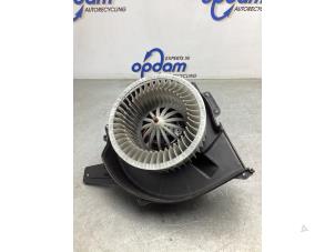 Usagé Ventilateur chauffage Skoda Fabia III Combi (NJ5) 1.0 TSI 12V Prix € 50,00 Règlement à la marge proposé par Gebr Opdam B.V.