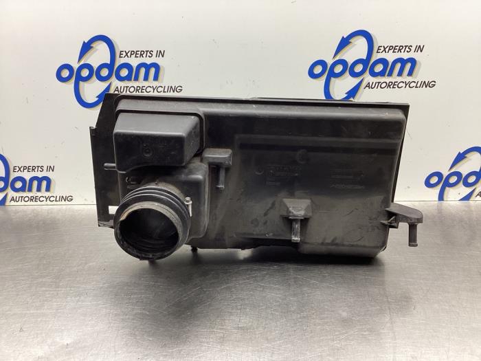 Begagnade Luftfilter Volvo V50 (MW) 2.4 20V Pris € 58,00 Marginaltabell erbjuds av Gebr Opdam B.V.