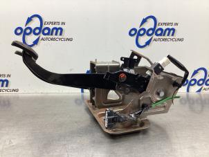 Używane Zestaw pedalów Opel Agila (B) 1.2 16V Cena € 50,00 Procedura marży oferowane przez Gebr Opdam B.V.