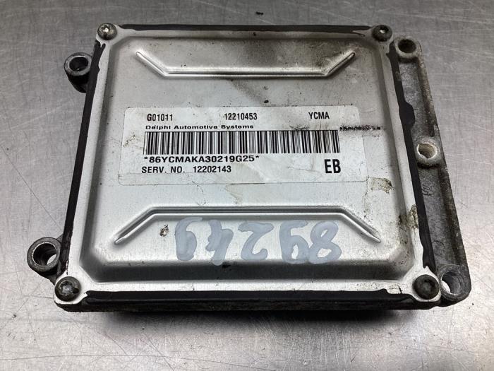 Engine management computer Opel Zafira 2.2 16V 12210453 Z22SE GM