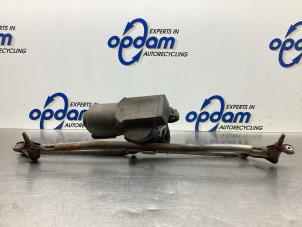 Used Wiper motor + mechanism Fiat Doblo Cargo (223) 1.9 D Price € 60,00 Margin scheme offered by Gebr Opdam B.V.