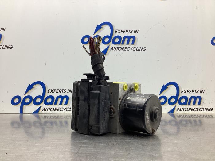 Begagnade ABS-pump Audi A2 (8Z0) 1.6 FSI 16V Pris € 68,00 Marginaltabell erbjuds av Gebr Opdam B.V.