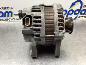 Dynamo från en Nissan Qashqai (J10) 1.6 16V 2008