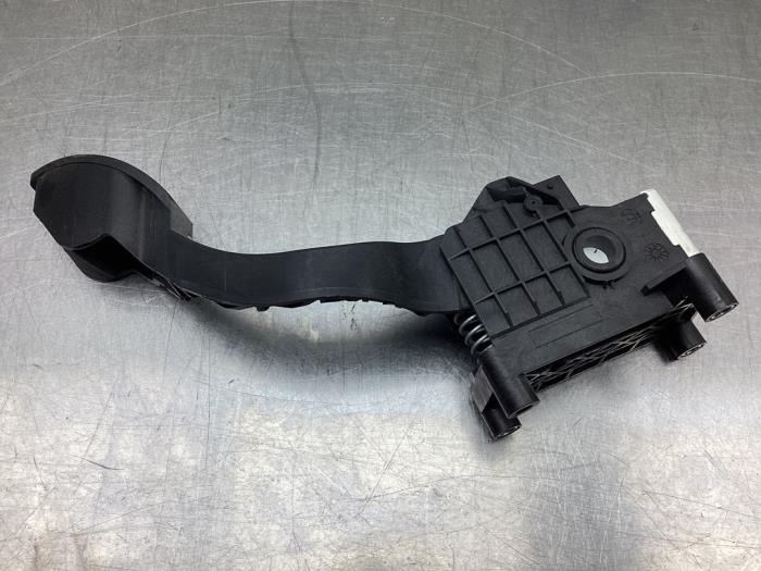 Accelerator pedal from a Fiat 500 (312) 1.2 69 2019