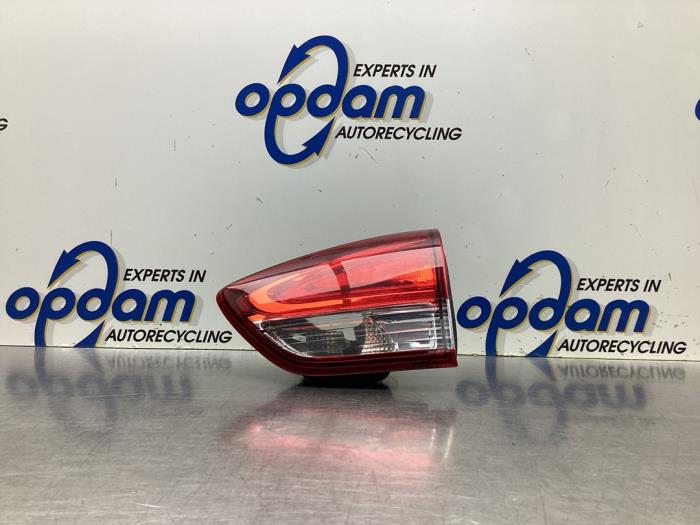 Taillight, right from a Renault Clio IV Estate/Grandtour (7R) 0.9 Energy TCE 12V 2015