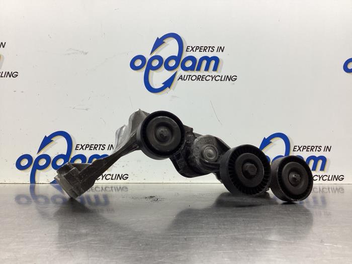 Usagé Support dynamo bas Mercedes A (W169) 1.7 A-170 5-Drs. Prix € 63,00 Règlement à la marge proposé par Gebr Opdam B.V.