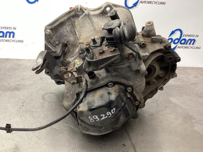 Gearbox from a Opel Agila (A) 1.2 16V 2001