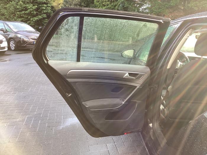 Puerta de 4 puertas izquierda detrás de un Volkswagen Golf VII (AUA) 1.6 TDI BMT 16V 2019