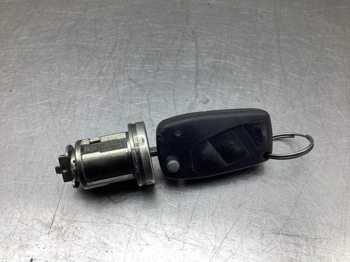 Miraglio Cylinder Lock With Key For Fiat Panda Doblo Punto – Front Left Or Right, 71771348