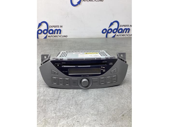Radio CD player from a Nissan Pixo (D31S) 1.0 12V 2011